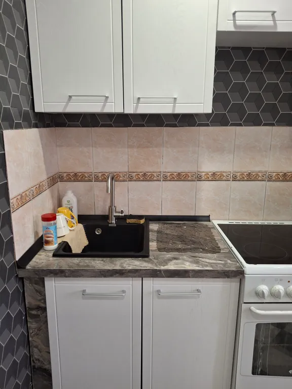 Уютная просторная квартира в центре города с видом на озеро и горы