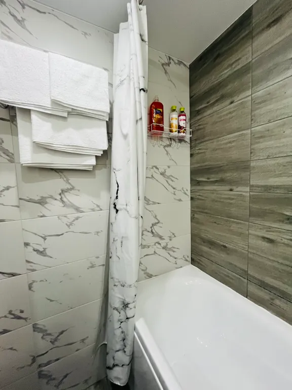 Новая квартира-студия около ТРК Алмаз