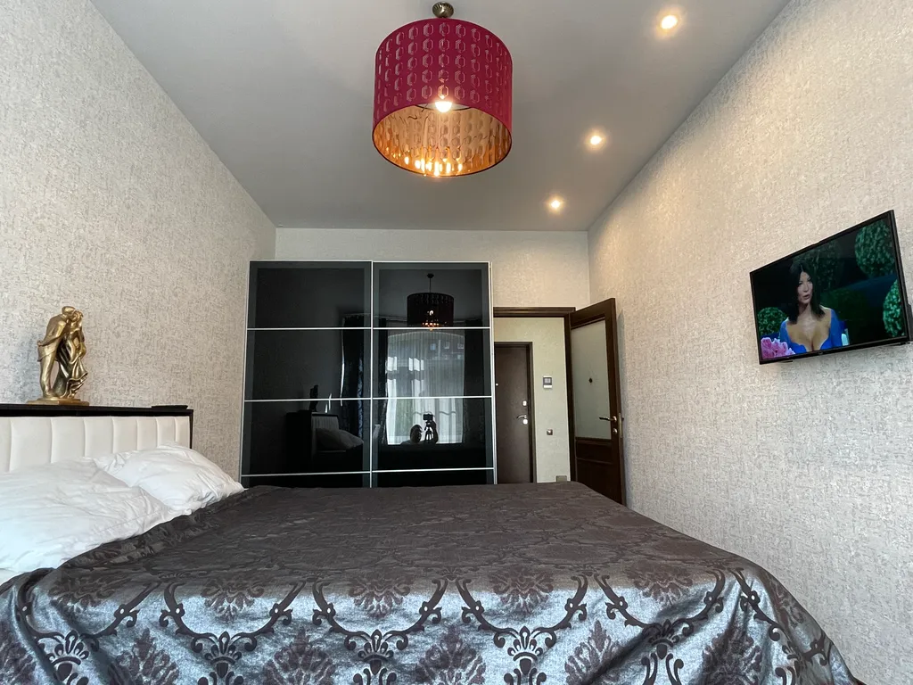 Люкс у ТЦ Аура, площадь Ленина, центр, подземная парковка