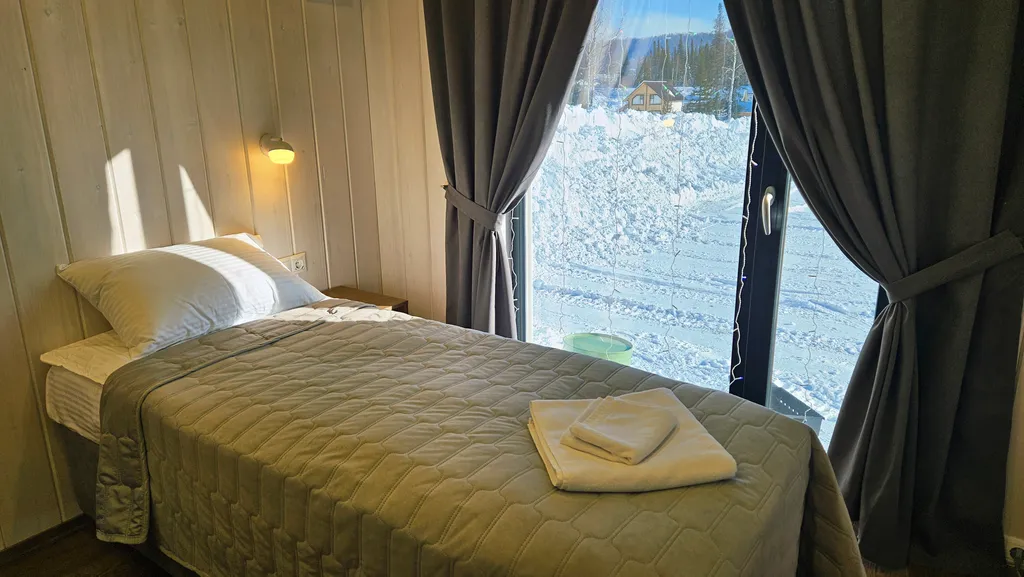 Далеко и надолго