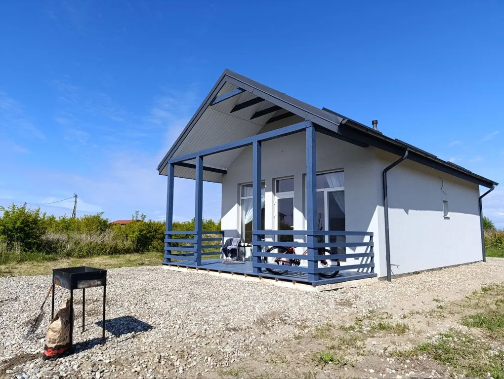 Уютный новый 2-этажный дом в 10 минутах от моря + Автомобиль