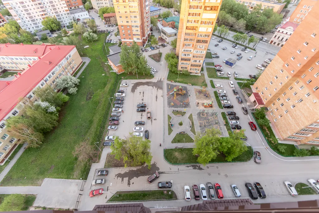 Квартира Апартаменты в центре города рядом с жд вокзалом — Тюмень