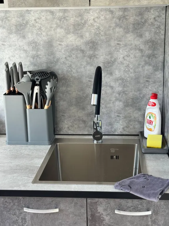 Уютная солнечная квартира в районе Золотого моста