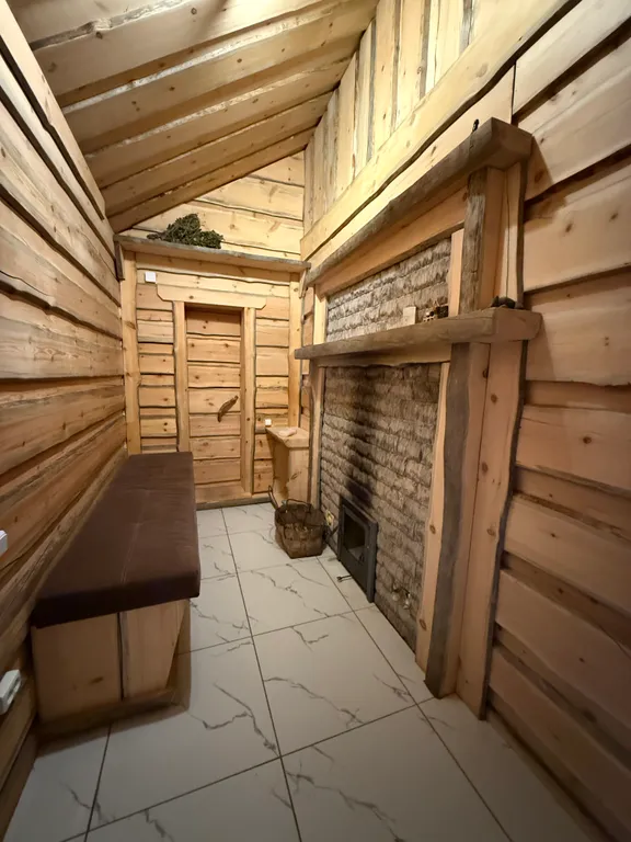 Дом на берегу озера Лососинное