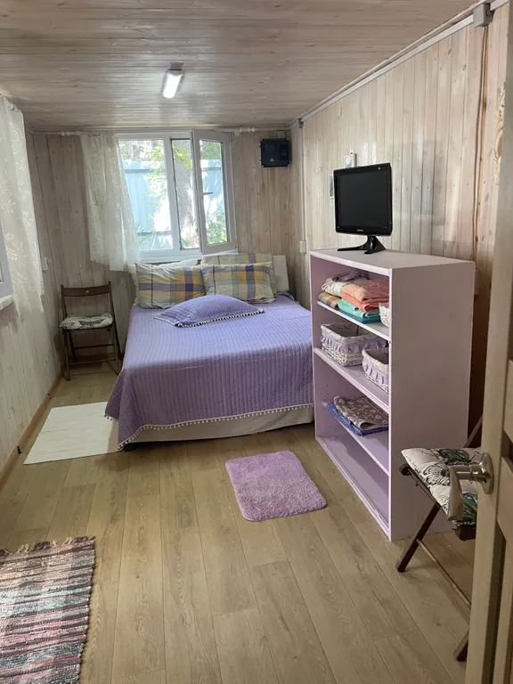 Дача с двориком и с кухней