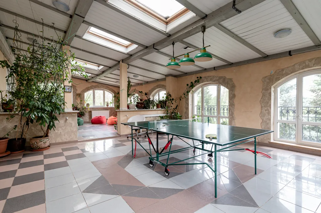 Коттедж с бассейном и сауной в Красногорске