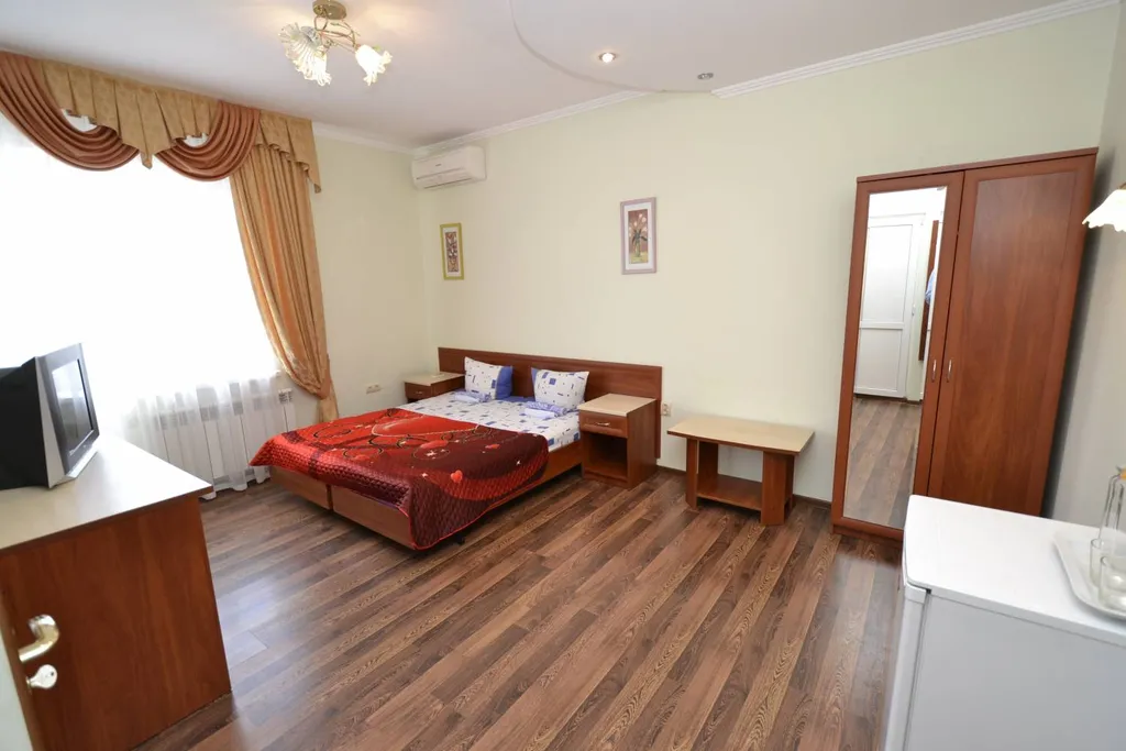 Квартира Квартира 4х мест. двухкомнатный с балконом в гостевом доме Легенда с бассейном — Анапа