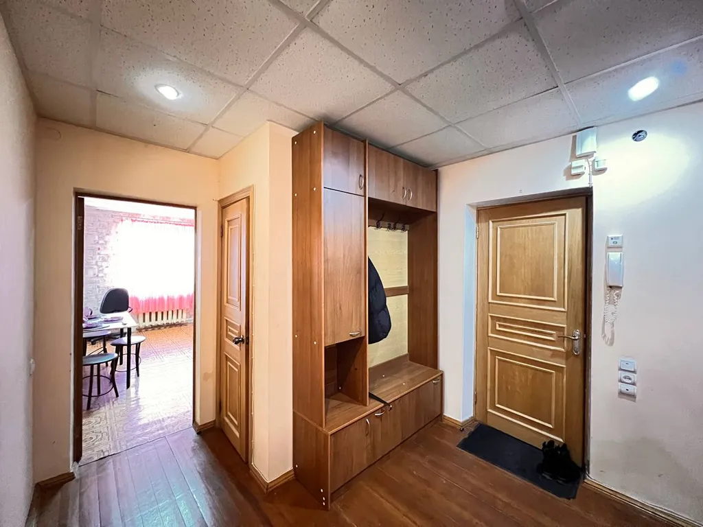 Большая трехкомнатная квартира центр