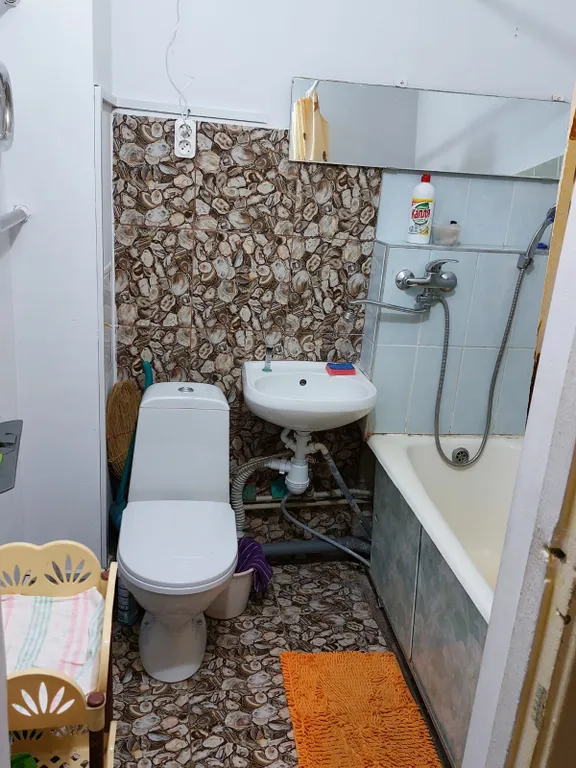 Студия с окном на море