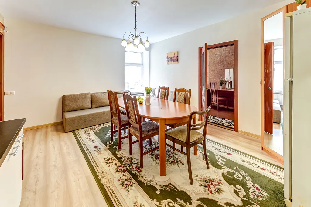 Art Square Apartment