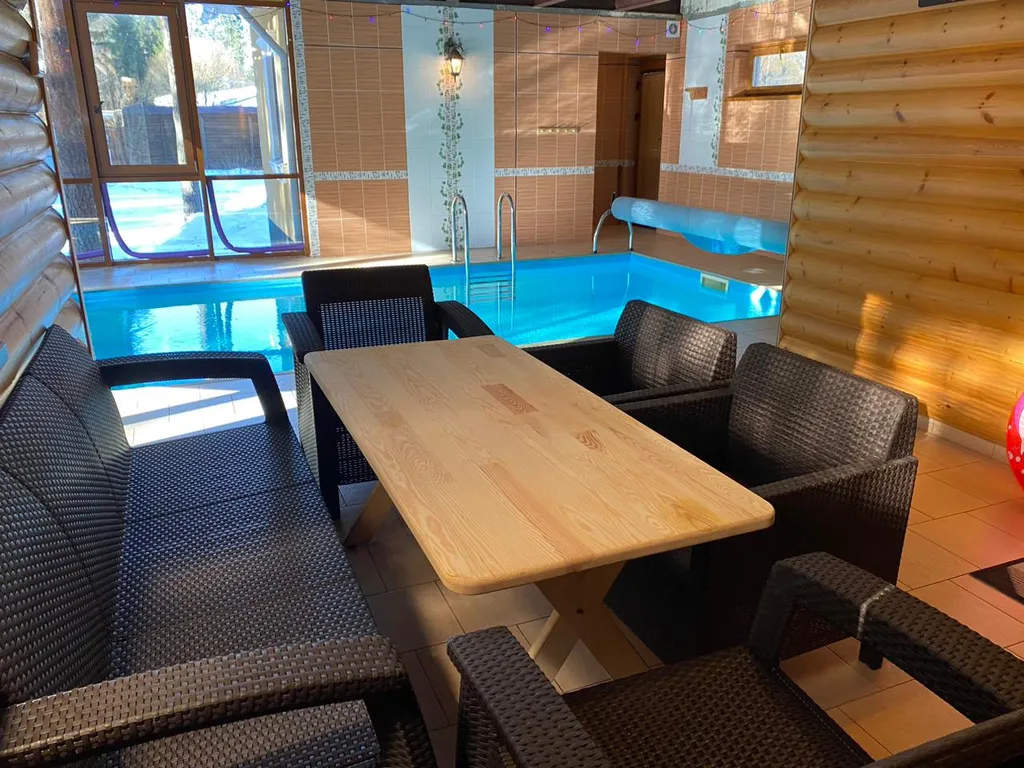 Коттедж с теплым бассейном и баней на дровах