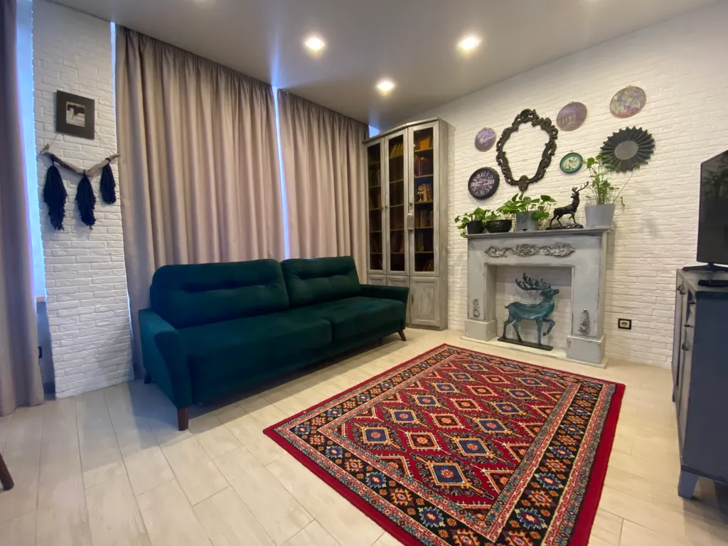 Уютная квартира около зоопарка с видом на пруд