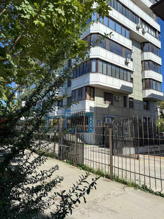 Квартира с балконом и видом на море