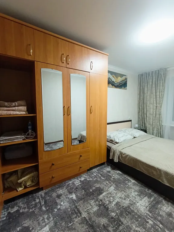 Уютная квартира с видом на горы в центре города