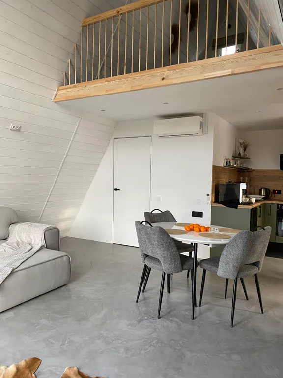 Треугольный дом в скандинавском стиле A-frame