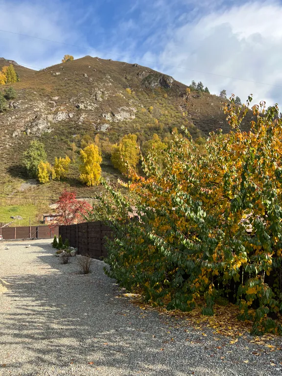 Дом благоустроенный с видом на гору