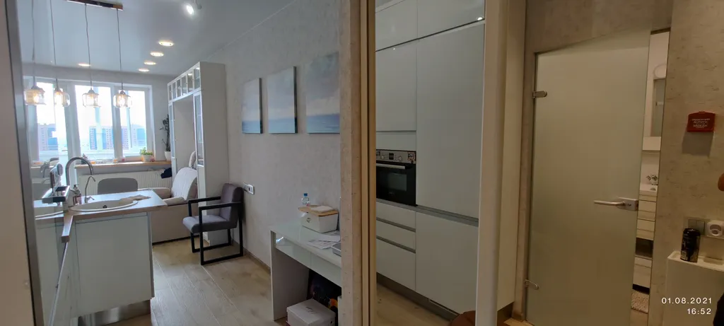 Студия у метро с видом на Москву