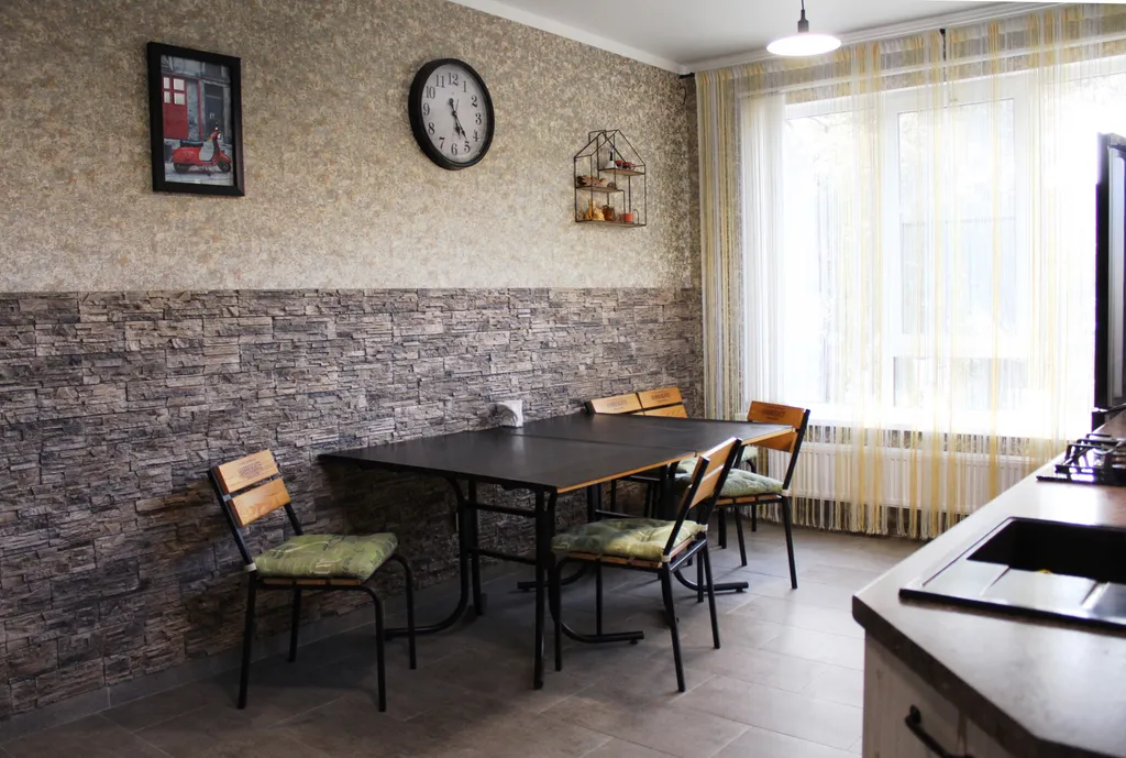 Большой дом с 5 изолированными комнатами в центре