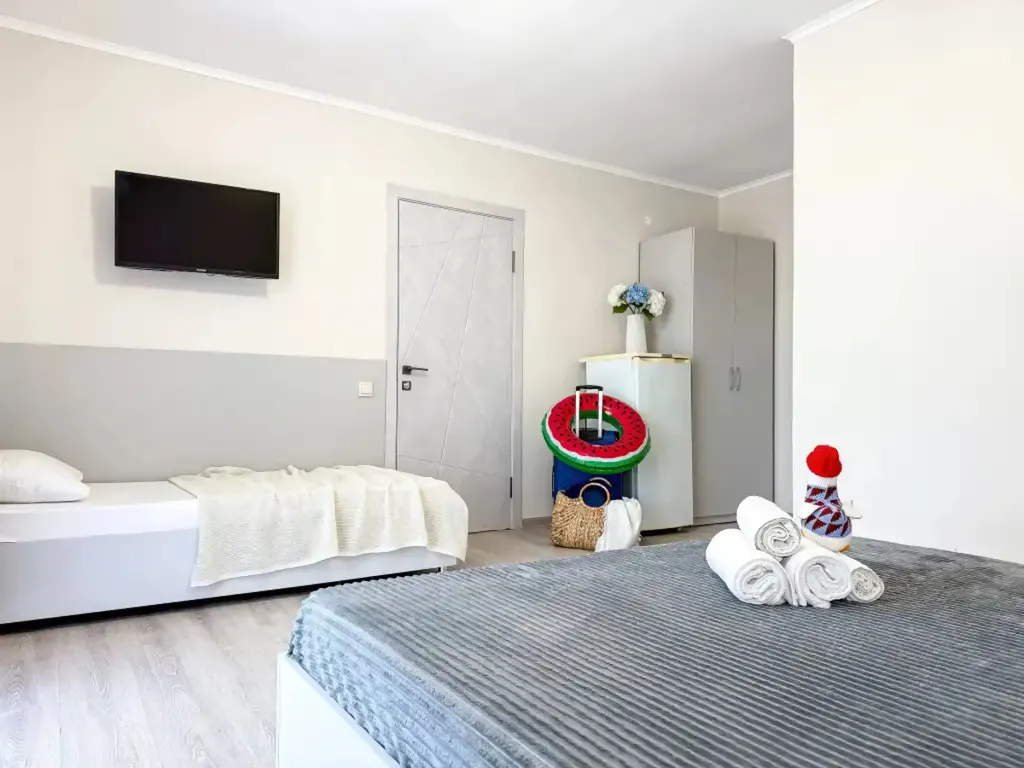 Уютная комната в гостевом коттедже