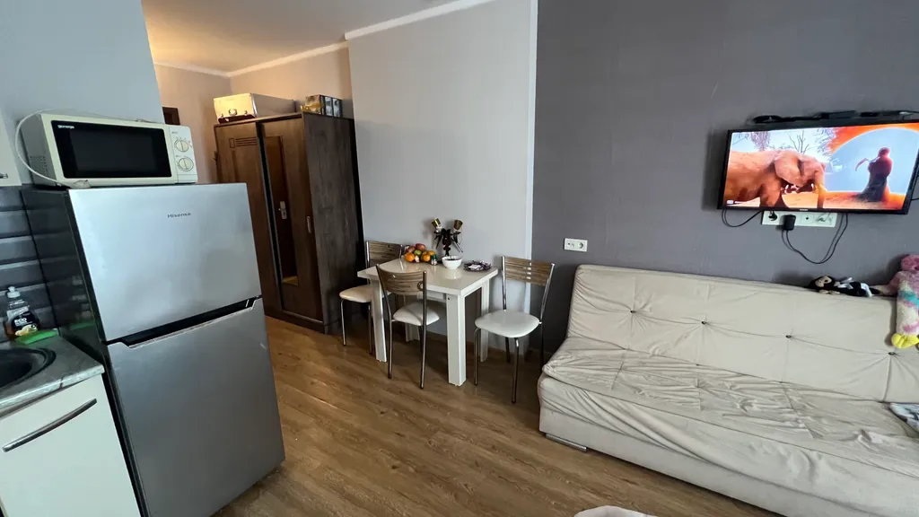 Номер с видом на море, Волна, Orby residents