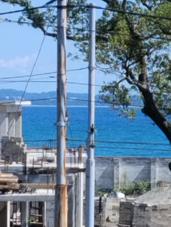 Уютная комната в доме у моря