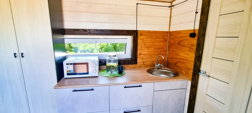 Дом на крыше+модуль палатка на 2х человек.