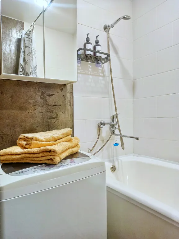 1-к квартира на 2-4 гостя в тихом дворе 212 квартала