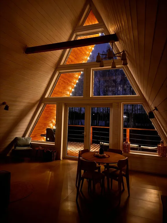 Коттедж Большой треугольный дом 90м2 с завтраком — Куровское