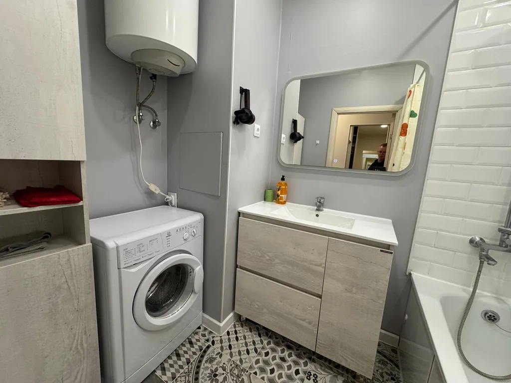 Новая однокомнатная квартира 1+ возле ТР "Аура"