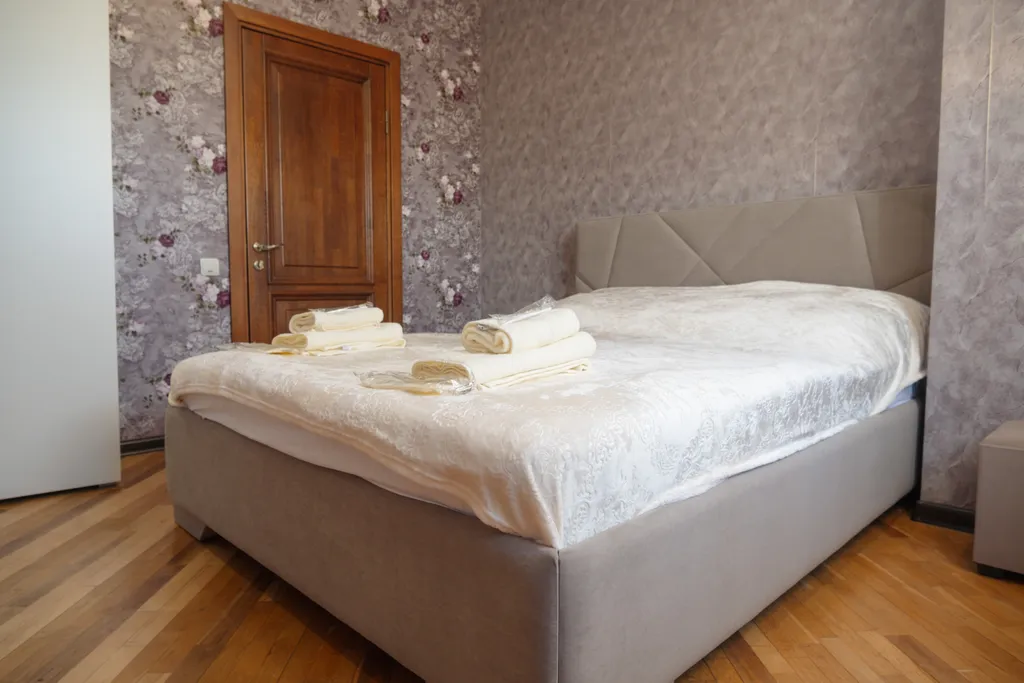 Большой дом с бассейном