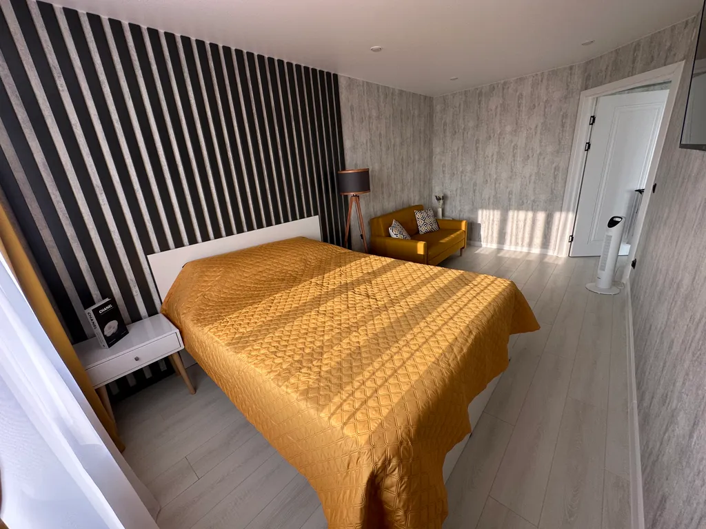 Уютная, светлая квартира c прекрасным видом на Неву