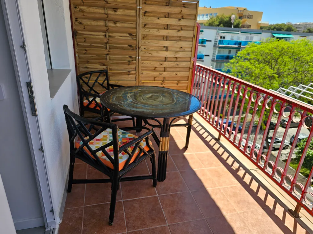 Апартамент в туристической зоне Салоу