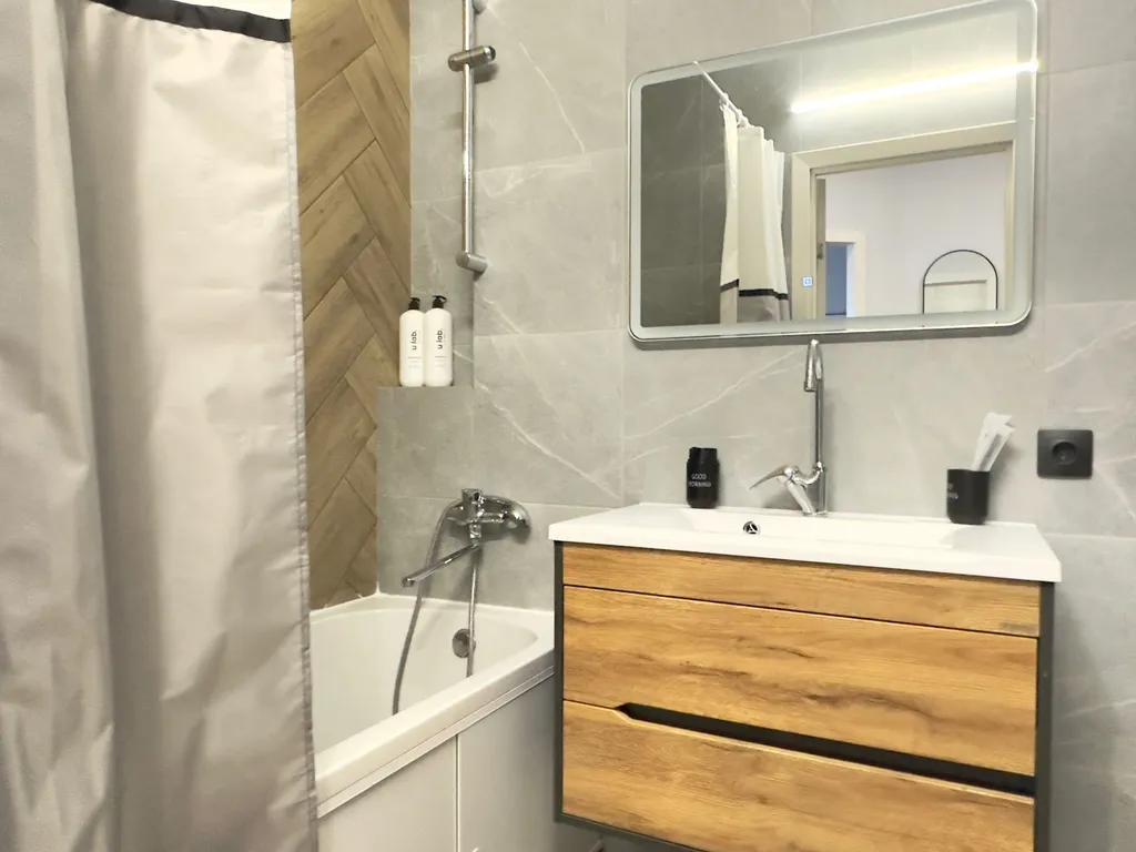 Современная квартира рядом с центром и ЖД вокзалом Пермь 2