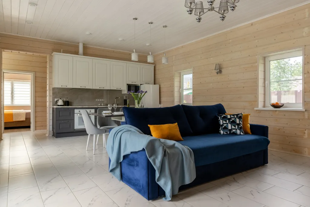 Уютный новый коттедж у озера