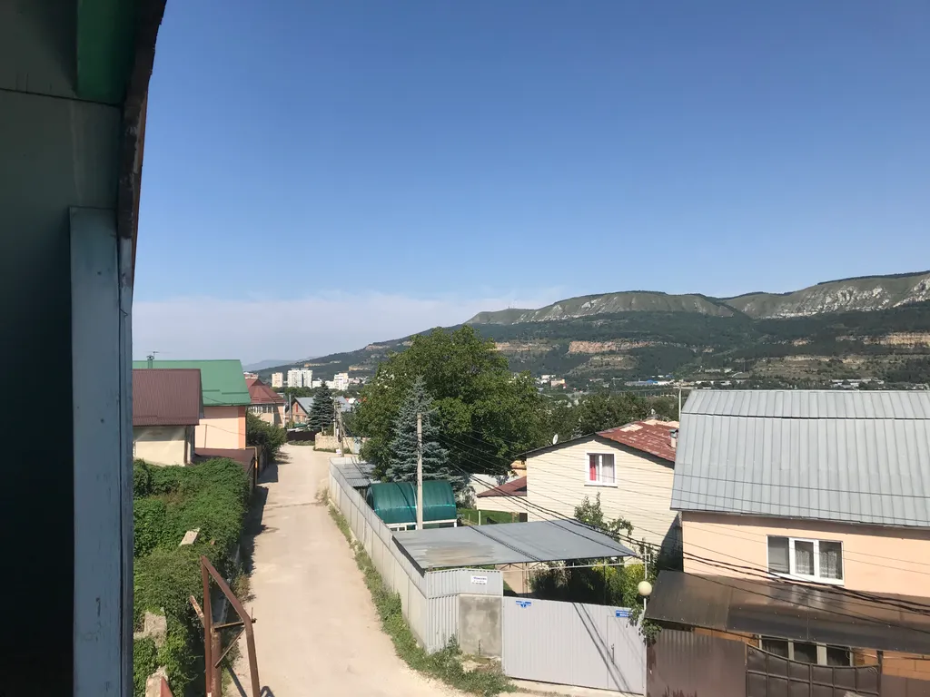 Коттедж Уютный дом по краю лесного массива с видом на горы — Кисловодск