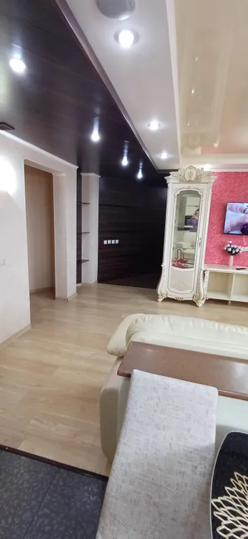 Трёхкомнатная квартира RichHouse на Новосёлов 8