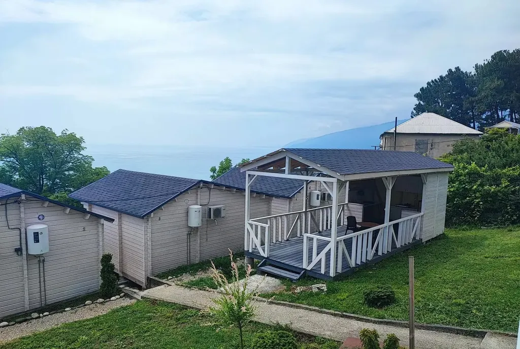 Коттедж Четырёхместный номер с видом на море — Гагра