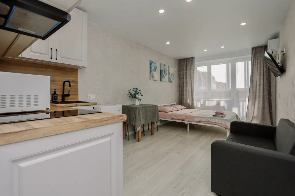 Oчень cветлaя и проcторная квартира с бaлкoном