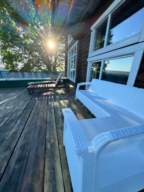 Срубовой дом с большим бассейном и шикарным видом на Жигулевские горы