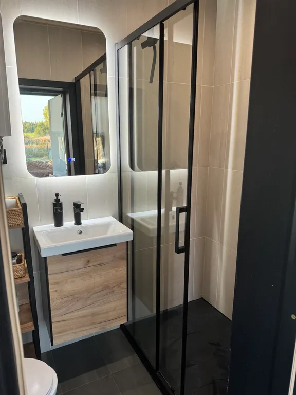 Домик с сауной и купелью у озера