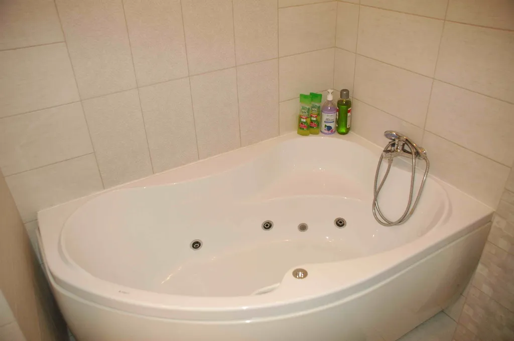 Двухкомнатная на Спортивной с Джакузи, шесть спальных мест