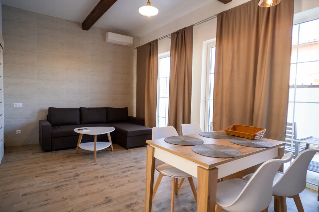 Квартира 2-комнатная Квартира — Кучугуры