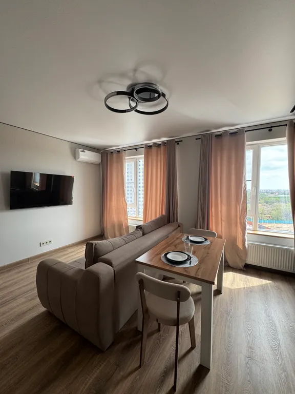 Квартира Уютная студия в элитном районе города, на берегу реки Волга — аренда посуточно в Астрахань