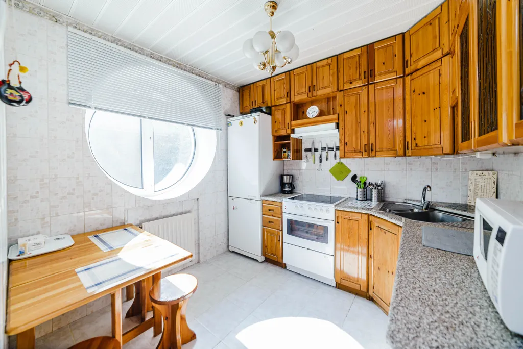 Коттедж Дом на юге Москвы с бассейном и сауной — Москва