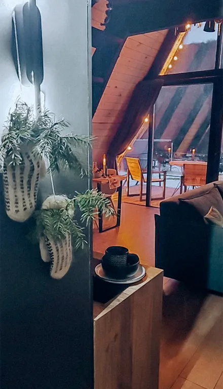 Двухэтажный а-фрейм 2 с панорамным остеклением и террасой