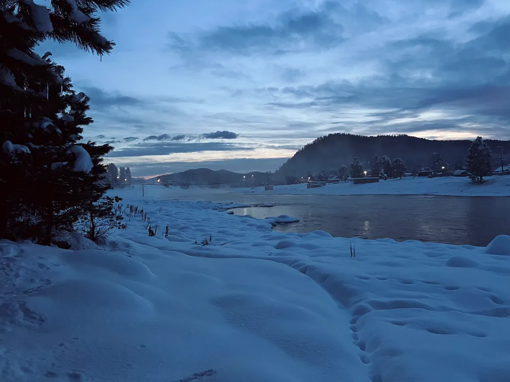 Гостевой дом У Беспаловых с видом на реку Бия