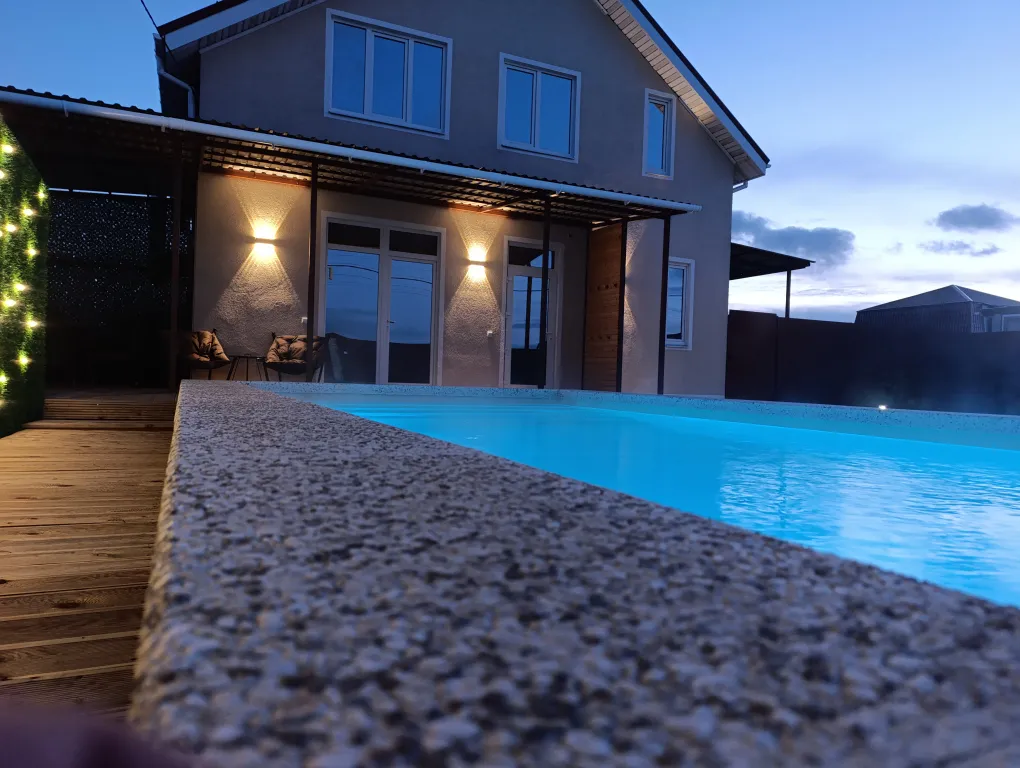 ЭКО-Дом с тёплым бассейном и баней в Красном Кургане