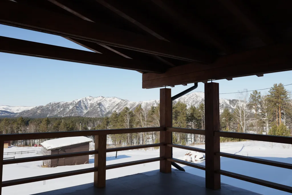 Коттедж Комфортный современный дом в горах Алтая ждет вас. — Озёрное