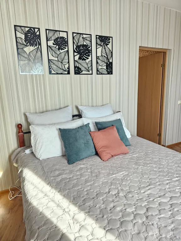 Большая просторная квартира с двумя балконами.