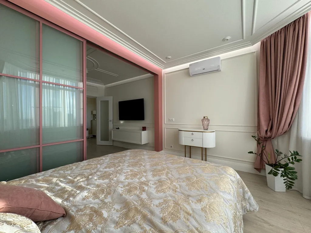 Квартира с новым ремонтом на центральной улице города